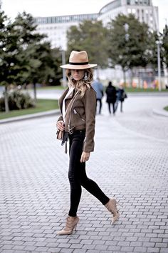 Woolen Fedora Hat – Mysplanet Outfits With Fedora Hats, Outfit With Fedora, Hat Outfit Fall, Fall Hat Outfits, Fedora Outfit, Fedora Hat Outfits, Lady Outfits, Hat Outfits, Women Fedora