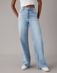 Jean Trends, Site Visit, Simple Trendy Outfits, Women Denim Jeans, American Eagle Jeans, Light Wash Jeans, Gift List, American Eagle Outfitters Jeans, Tops For Leggings