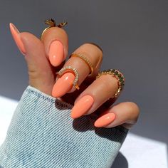 Coral Acrylic Nails, Uñas Color Coral, Coral Nails With Design, Peach Nails, Coral Nails, Basic Nails, Blush Nails, Almond Acrylic Nails, Vacation Nails