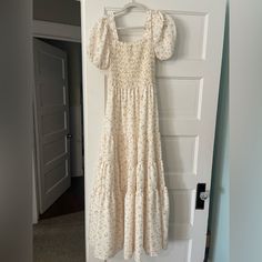 Long Flowy Dress, Perfect For Engagement Or Maternity Photos! Never Worn! White And Yellow Dress, Long Flowy Dress, Summer Fits, Maternity Photos, Flowy Dress, Pregnancy Photos, Yellow Dress, Yellow White, Colorful Dresses