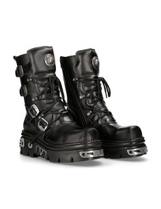 Introducing the iconic M-373-S4 boot from New Rock's METALLIC collection. With its unique buckle details and metal platform, this boot exudes rocker personality. Step up your style game with these black reactor boots, complete with laces for a customizable fit. Black Rock Boots, New Rock High Boots, New Rocks Boots, Alternative Boots, Steel Toed Boots, Metal Boots, New Rock Shoes, Zombie Au, Fred Perry Amy Winehouse