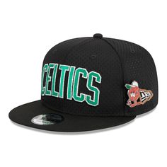 the new era fitted hat is designed to match the team's uniform