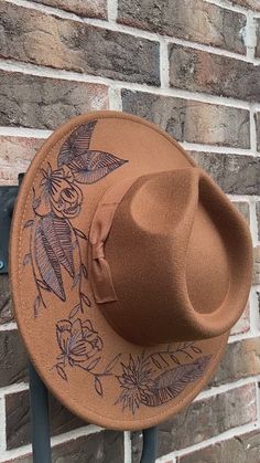 Painting Hats, Burning Hats, Burnt Hat, Burnt Hats, Cowboy Hat Crafts, Beaded Hats, Burned Hats, Cowboy Hat Design, Brown Eyed Girl