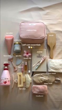 Summer Bag Essentials, Girly Christmas, Travel Bag Essentials, Inside My Bag, Purse Essentials, Handbag Essentials