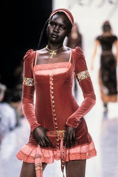 Mode Harajuku, Alek Wek, Runway Fashion Couture, Runway Outfits, Skagen, Marie Antoinette, Looks Vintage