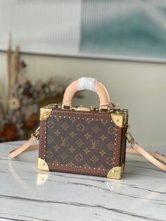 SSC Fashion Lu-Vi bags - 17406 A+ Excellent Quality copies; Contact us if you've any questions in your mind. Fan Fashion, Isle Of Man, Vuitton Bag, Louis Vuitton Bag, Luxury Bags, Contact Us, Clutch Bag, Top Handle Bag, Chanel