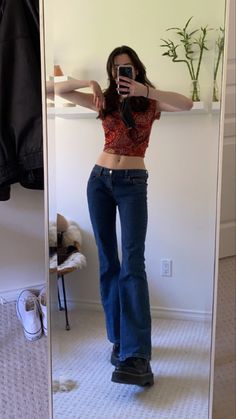 Low Wasted Jeans Outfit, Low Rise Jeans Outfit Aesthetic, Low Wasted Jeans, Low Waisted Jeans Outfit, Low Rise Jeans Outfit, 2022 Outfits, Outfits 2000s, Low Waisted Jeans, Low Waist Jeans