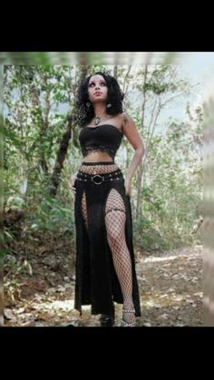 Dark Goddess Fashion, Goth Fairy Halloween Costumes, Ren Faire Goddess, Ren Fair Dark Fairy, Renfaire Outfit Goth, Fairy Edm Outfit, Pagan Witch Outfit, Dark Faerie Aesthetic Clothes, Goth Elf Aesthetic