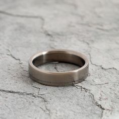 a close up of a ring on the ground with no one around it or someone else