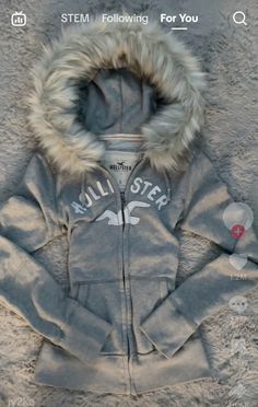 hollister 🤍 Hollister Jacket, Fashion Collection Inspiration, Club Attire, Aesthetic Grunge Outfit, Fur Hoodie, 2000s Fashion Outfits, Hoodie Outfit, Fur Hood