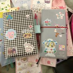 hobonichi techo and hobonichi weeks mega Hobonichi Cover Diy, Journal Cover Ideas Decorating, Hobonichi Weeks Layout Ideas, Hobonichi Planner Cover, Hobonichi Journal, Hobonichi Techo A6 Ideas, Hobonichi Techo Layout, Binder Inspiration, Hobonichi Weeks Cover