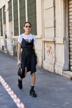 f4a4da9aa7eadfd23c7bdb7cf57b3112desc52984148ri Quoi Porter, Olivia Culpo, Trivia Questions, Street Style Trends, Milan Fashion Weeks, Looks Black, Fashion Weeks, Megan Fox