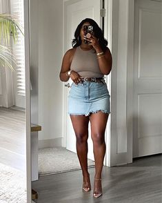 Casual Outfits Black Women Summer, Denim Miniskirt Outfits, Cute Skirt Outfits For Summer, Brittney Cherelle, Mini Denim Skirt Outfit, Mini Skirt Outfit Ideas, Unique Poetry, Denim Skirt Outfit Summer, Types Of Poetry