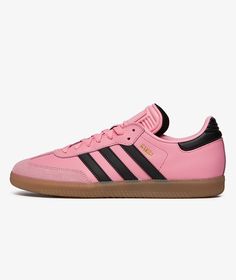 The SAMBA MESSI MIAMI item  by  adidas from the  SU2024 campaign, is now available at SVD. Women's Handball, Rose Adidas, Retro Trainers, Adidas Samba Og, Baskets Adidas, Sneakers Adidas, Spring Summer 2024, Retro Sneakers, Bank Card