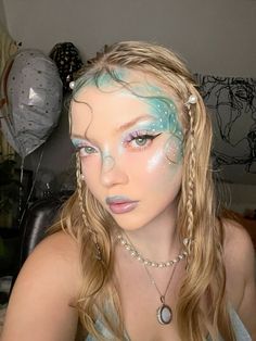 Mermaid Costume Makeup, Siren Halloween, Mermaid Makeup Halloween, Siren Costume, Mermaid Halloween Costumes, Pretty Halloween Costumes, Mermaid Halloween, Retro Makeup, Mermaid Outfit