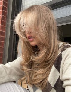 Haircut Selfie, Photo Hijab, Blow Dry Hair, Cute Hairstyle, Hairstyles For Layered Hair, Blonde Hair Inspiration, Blowout Hair, Hijab Girl, Haircuts Straight Hair