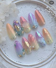 Golddigger Aesthetic, Aquatic Nails, Nail Salon Instagram, Press On Nails Design, Daisy Acrylic Nails, Vestidos Anime, Pretty Nail Colors, Medium Almond