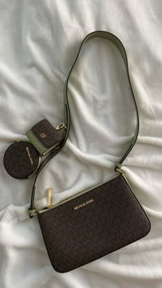 Mk Bag Outfit, Michael Kors Aesthetic, Crossbody Bag Aesthetic, Mk Bags Michael Kors Mk Handbags, Michael Kors Handbags Crossbody