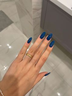 Aesthetic Almond Nails Simple, Regular Gel Nails Manicures, Simple Nail Ideas 2023, Deep Colored Nails, Fail Nails 2023, Almost Spring Nails, Almond French Tip Nails Color Winter, Navy Blue Almond Shaped Nails, Oval Nails One Color