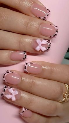 Pink Winter Nails Acrylic Short, Nails Ideas Latina, Fall Nails Inspo Aesthetic, Nail Ideas For 9-10, Short Acrylic Nails For Volleyball, Y2k Medium Nails, Nails Ideas Hello Kitty, Nails Inspo Hello Kitty, Cute Nail Ideas For Fall