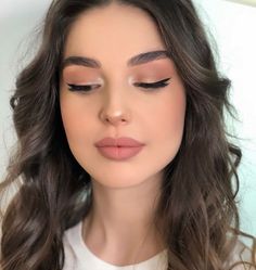 Hd Make Up, Simple Makeup Natural, Ideas De Maquillaje Natural, Light Makeup Looks, Classy Makeup, Makeup Pengantin, Prom Eye Makeup, Soft Makeup Looks, Graduation Makeup