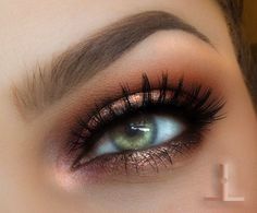 Recreate this look using the following Younique makeup products: Prime entire lid, Moodstruck Addiction Palette 1, Sincere over entire lid, Chipper in the crease & 1/2 way to brow line, Forthright on outer corner lid, line lower lash line with Chipper & then in center lower lash line apply a small amount of Brassy, mix Chipper and Sincere for the inner corner, line upper lash & water line with Proper eye pencil & finish with 3D+ Fiber Lash mascara. Green Eyes Pop, Light Eye Makeup, Copper Eyeshadow, Foil Eyeshadow, Make Up Designs, Light Eyes, Makeup For Green Eyes, Makeup Geek