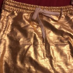 Gold Skirt That Would Look Greattt With A Crop Top Gold Lined Skirt For Night Out, Casual Gold Skirt For Summer, Casual Gold Shorts For Night Out, Casual Gold Skirt, Forever 21 Stretch Skirt, Gold Skirt, Forever 21 Skirts, Forever 21, Womens Skirt