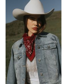 Rhinestone Fringe Bandana, Western Hats For Women, Fringe Bandana, Bandana Necklace, Cowboy Bandana, Bandana Neck Scarf, Bandana Outfit, Bandana Style, Country Style Outfits