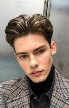 A complete guide to stylish haircuts for thick-haired men 15 ideas - Fall Update 2024 Square Face Hairstyles Men Long, Oval Face Hairstyles Mens Long, Haircut Mens Medium, Square Face Hairstyles Men, Low Fade Haircut Mens Medium, Round Face Hairstyles Mens, Low Fade Haircut Mens, Long Hairstyles Haircuts, Military Haircuts