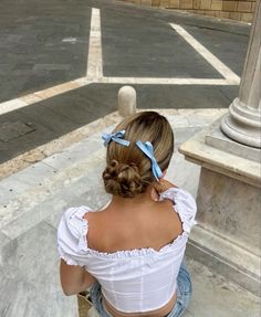 Ribbons Hairstyle, Braids With Bows, Twisted Braids, Hair Updo, روتين العناية بالبشرة, Blue Bow