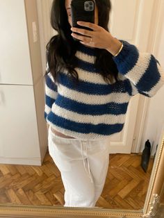 Vinter Mode Outfits, Striped Knitted Sweater, Loose Fit Sweater, Y2k Sweater, Long Sleeve Knit Sweaters, Stockholm Fashion, Winter Trends, Loose Outfit, Collar Sweater