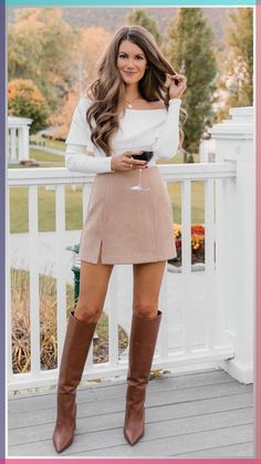 Steal These Cute 30  Thanksgiving Outfit Ideas! Get inspired with these stylish Thanksgiving Outfits Women will love! From chic Event Outfits to Cute Thanksgiving Outfits, we’ve got all the looks you need to shine this holiday season. Not sure What To Wear Fall? Find the perfect Thanksgiving Outfit Women need for any occasion, whether you're dressing up for Fall Events or opting for Lazy Day Outfits. Try pairing your look with Black Kitten Heels for a classic touch. With these Thanksgiving Ou... Thanksgiving Outfit Women Casual, Tan Suede Skirt, Casual Thanksgiving Outfits, Chic Style Inspiration, Rok Mini, Thanksgiving Outfit Ideas, Cute Thanksgiving Outfits, What To Wear Fall, Thanksgiving Outfit Women