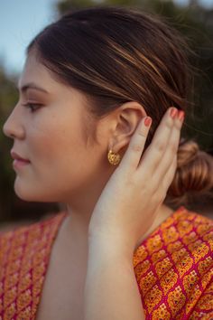 Delicate yet elaborate, the Loida Creolla Earrings make a powerful statement. Handcrafted in gold filigree, a meticulous and rare technique perfected by the plateros of Ilocos Sur, every heirloom carries the proud story of our pre-colonial heritage and of fine Filipino craftsmanship. It can take 2 to 3 days to craft a