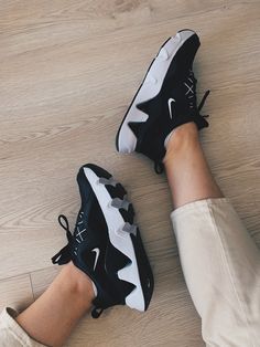 Feminine Shoes, Fashion Edgy, Tenis Nike, Mens Fashion Edgy, Clothes Women, Girls Best Friend, Trendy Outfits, Fashion Clothes Women, Fall Outfits