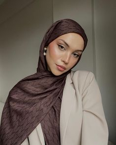 Hijab Style Tutorial, Stylish Hijab, Mode Turban, Birthday Fits, Hijab Bride, Hijab Style Casual, Hijabi Fashion Casual, Hijab Styles, Hijabi Outfits Casual