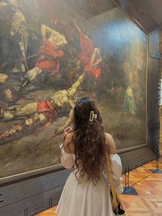 museum, museum date, spoliarium painting Random Photo Poses, Museum Aesthetic Poses, Museum Insta Pics, Looking At Art Museum, Aesthetic Ig Pic Ideas, Photos In Museum, Museum Aesthetic Photoshoot, Museum Instagram Pictures, Profile Picture Cool