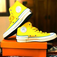 *Original Chuck 70 Has Vintage Design Elements: -Ortholite Cushioning. -Egret Midsole,Ornate Stitching,Taller Rubber Sidewall. -Iconic Chuck Taylor Ankle Patch And Vintage All Star License Plate. -These Are Special Order Colors On Shoe. Yellow Converse High-top Sneakers With Rubber Sole, Retro Yellow High-top Sneakers With Rubber Sole, Retro Mustard Low-top Sneakers, Retro Yellow Sneakers With Vulcanized Sole, Yellow Converse High-top Sneakers, Vintage Yellow Sneakers For Streetwear, Yellow High-top Sneakers With Gum Sole, Vintage Yellow Sneakers With Gum Sole, Vintage Yellow Sneakers With Round Toe