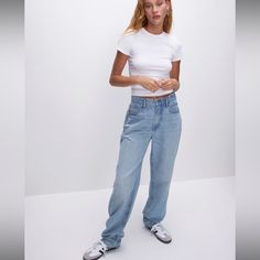 Photos Of Jeans On Model Are For Reference Of Fit. Wash Of The Actual Jeans Is A Little Lighter, More Of A Vintage Wash. Tags Not Attached But Never Worn. 90s Style Relaxed Fit Jeans For Everyday, 90s Inspired Light Wash Relaxed Fit Bottoms, 90s Inspired Relaxed Fit Jeans, 90s Relaxed Fit Everyday Jeans, Non-stretch Medium Wash Jeans With Five Pockets, 90s Baggy, American Jeans, Good American, Baggy Jeans