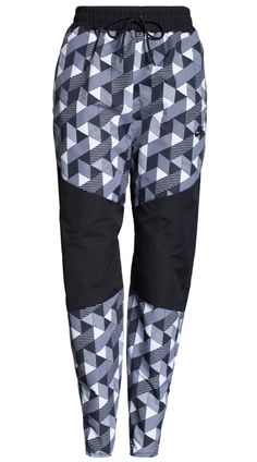 DETAILS Nike Serena William Fashion Design  Crew Woven Tennis Pants  Geometric Black and White Size: Small Product Description       NEW WITH TAGS  These woven pants that features a geometric zigzag pattern inspired from Kente cloth, bold celebration of Serena William's accomplishments on and off the court. 100% nylon Machine wash, line dry Imported Size info XS=2, S=4-6, M=8-10, L=12-14, XL=16. High rise. NIKE Rooted in a dedication to innovation and helping people improve their game, Nike asserts that we're all athletes and strives to outfit each of us with the high-performance gear our workouts need. Founded in Oregon by a track athlete and his coach, this now globally renowned brand creates inventive shoes and apparel for athletes at all levels. ---->>> SHIPPING FAST FROM INDIAN A! HEL Kente Cloth, Serena Williams, Zig Zag Pattern, Nike Fashion, The Court, Running Women, Black Media, Nike Women, Tennis