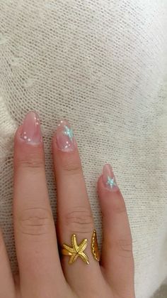 Summer Acrylic Nails Starfish, Summer Nail Inspo Starfish, Nails Summer Inspo 2024, Starfish On Nails, Summer Nails With Starfish, Starfish Nail Designs, Nail Ideas For Hawaii, White Starfish Nails, Starfish Nail Ideas