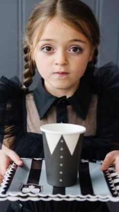 Planning a Wednesday Addams birthday party? Discover unique ideas for a dark and delightful celebration that will leave your guests thrilled. Addams Family House, Spooky Castle, Wall Cutout, Haunted House Party, Paper Cocktail Napkins, Pink Belt, Cute Themes, Halloween Party Themes, Paper Cups