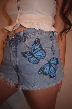 Hand-Painted Butterfly Shorts. UK size 8 (fits like a US size Small; cheeky). Upcycled vintage denim. London Jeans brand. Painted with acrylic paints mixed with a fabric medium and heat set. This item should be spot cleaned or dry cleaned. Butterfly Shorts, Butterfly Pants, Denim Diy Clothes, Painted Shorts, Diy Pants, Painted Clothes Diy, Upcycle Clothes Diy, Diy Clothes And Shoes, Diy Shorts