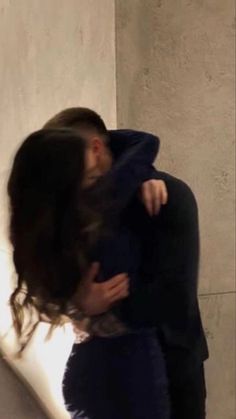 Cute couple boyfriend and girlfriend hugging blurry ماثيو ماكونهي, Couple Selfies, Couples Vibe, Cute Relationship Photos, Couple Picture Poses, Goals Pictures, Cute Couple Poses, Foto Poses