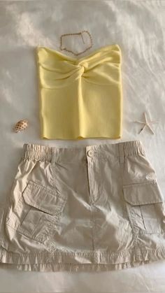 Cute Beige Outfits, Yellow Top Outfit Summer, Yellow Top Outfit Aesthetic, Spring Outfits Pastel, Summer Outfit Ideas Aesthetic, Cute Summer Outfit, Outfit Inspo Summer, Cute Preppy Outfits