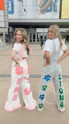 Overall Homecoming Ideas, Overall Pictures, Senior Jeans Painted, Hoco Overalls, Homecoming Jeans Ideas, Preppy Homecoming, Senior Painted Jeans, Senior Pants