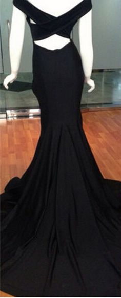 Black Stretch V-neck Evening Dress, Black V-neck Gown For Banquet, Fitted Black Prom Dress, Backless Black Evening Dress For Prom Season, Black Stretch Gown For Wedding, Black Backless Dress For Prom, Stretch Black Gown For Wedding, Backless Black Maxi Dress For Prom, Fitted Black Floor-length Dress