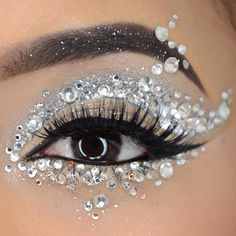 Fairy Godmother Makeup, Rhinestone Photoshoot, Makeup Carnaval, Masquerade Makeup, Gem Makeup, Make Carnaval, Silver Eye Makeup