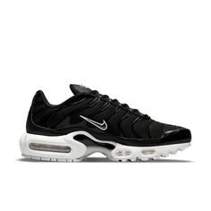 Nike Air Max Plus DM2362-001 Nike Air Max Plus Black, Running Nike, Wavy Design, Nike Air Max Plus, Air Max Plus, The Zoo, Round Toe Heels, Air Max 1, Black White Fashion