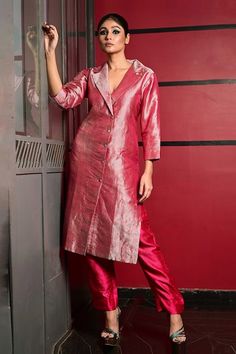 Buy Pink Banarsi Silk Handwoven Geometric Lapel Collar Long Coat With Pant For Women by Pinki Sinha Online at Aza Fashions. Designer Banarsi Suits, Neck Designs For Banarsi Suits, Banarasi Silk Suit Designs Latest, Banarsi Kurti Design, Silk Dress Patterns Indian Kurti, Kurti Designs Latest Fashion With Pant, Banarsi Silk Suit Designs Indian, Banarasi Dress Designs Latest, Banarasi Kurti Designs Latest