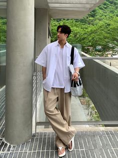 Summer Korean Outfits, Korean Outfits Men, Summer Basics, Fashion Man, Cool Outfits For Men, Korean Outfits, Casual Style Outfits, Modern Man, Cover Photos